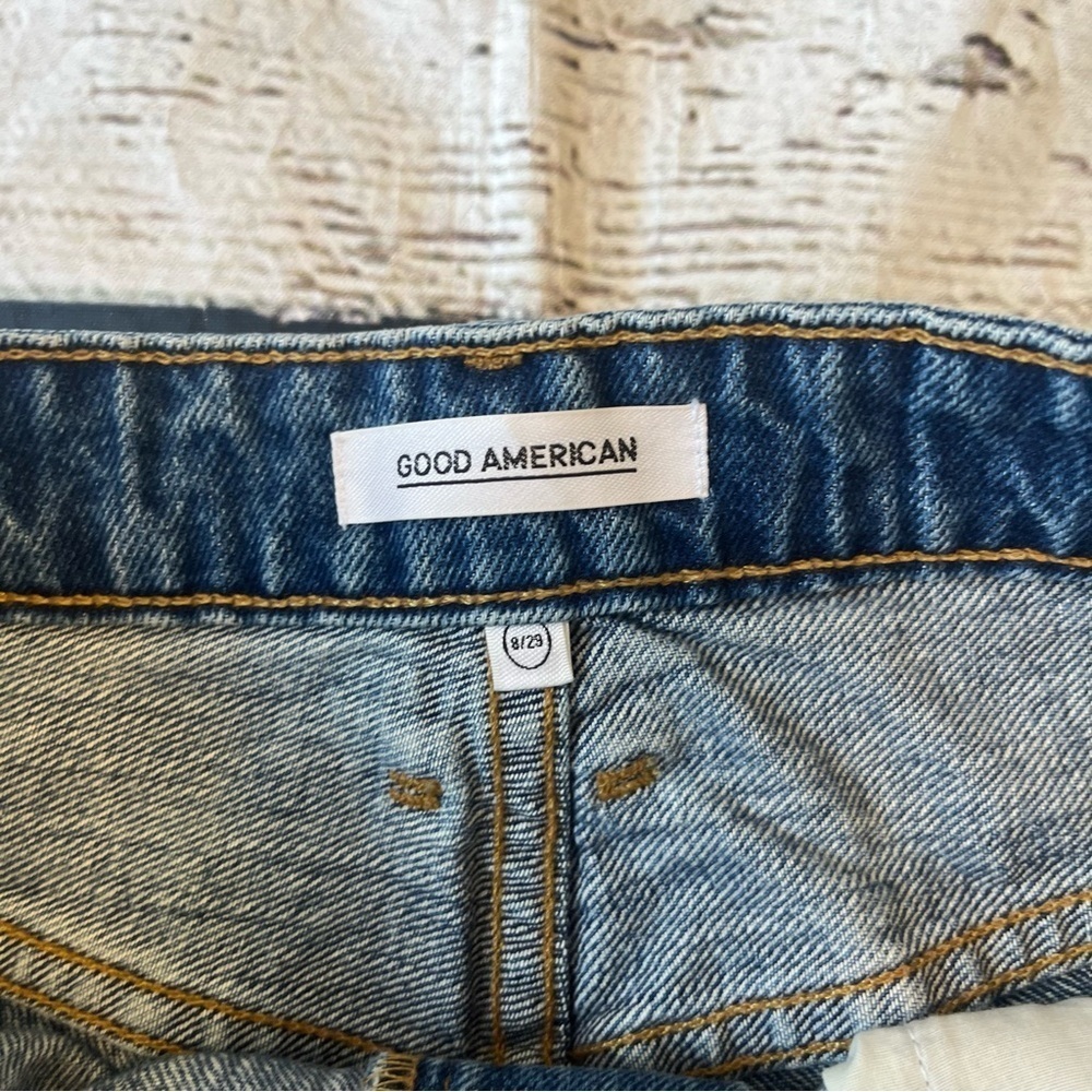 Good American Bombshell Distressed Denim Shorts Size 29/8 - Picture 2 of 12